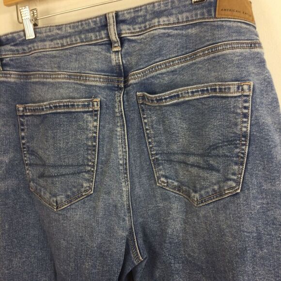 American Eagle Womens Strigid Ripped Knees Mom Denim Jeans Blue Size 14 Short - Picture 6 of 9
